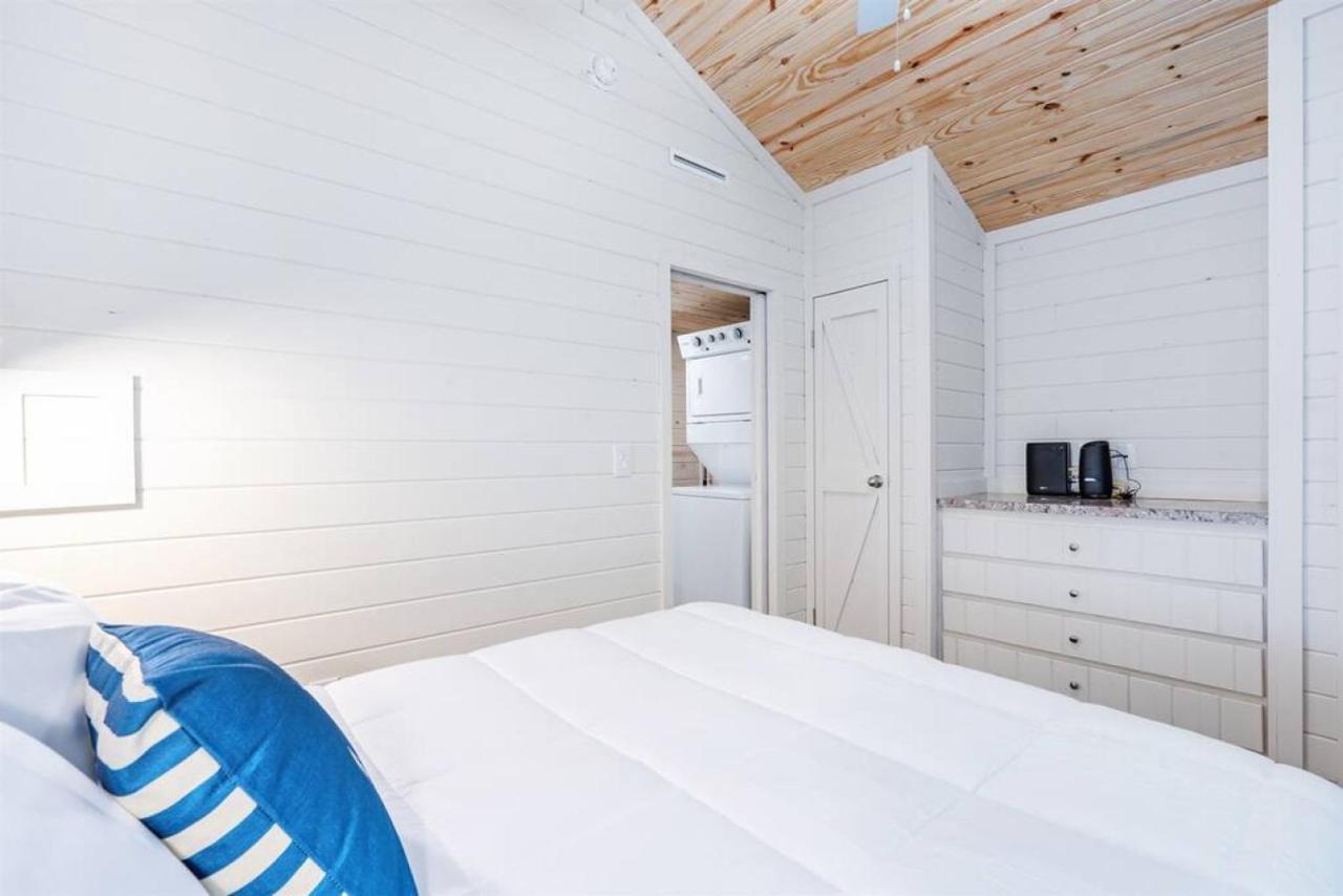 4 Heron Haus, Luxury Tiny House, Pet Friendly, Mins To Downtown Гънтърсвил Екстериор снимка